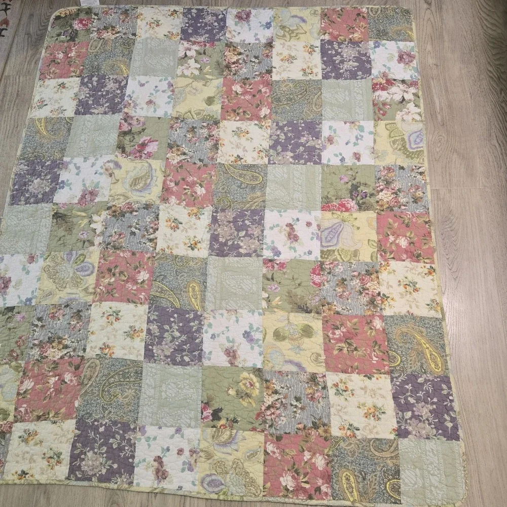 CottageCore VTG Floral Quilt Patchwork 50x60 Pastel Paisley Reversible Grandma
